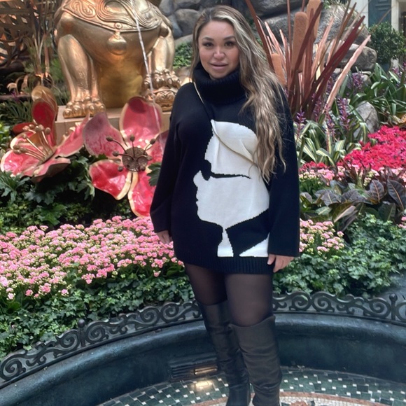 Sweater - Picture 2 of 6